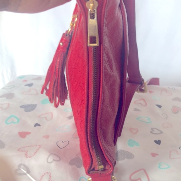 Red genuine leather quilted design crossbody w/ adjustable strap. Gold hardware. - Picture 9 of 15